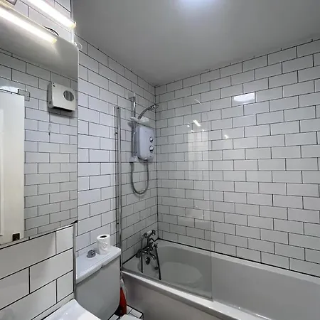 Riverside South 2 Bedroom *