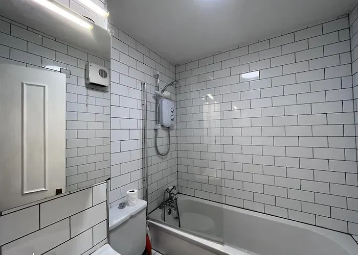 Riverside South 2 Bedroom *