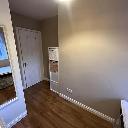 Riverside South 2 Bedroom דירה